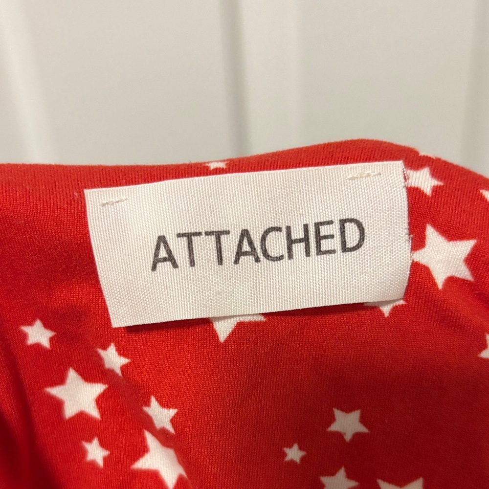 Red Star-Patterned Bodysuit - Picture 2 of 4